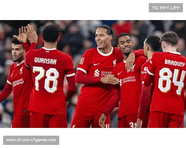 利物浦与切尔西太太团成员亮相展魅力 引发球迷热议